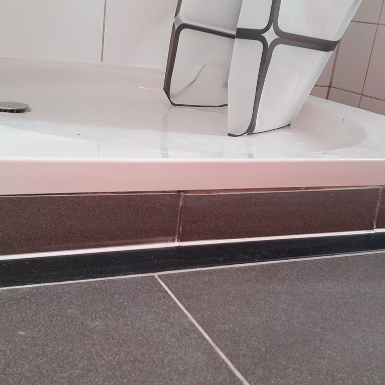 Sanitair plaatsen of vervangen: Douchebak/gordijn; Sanitair plaatsen