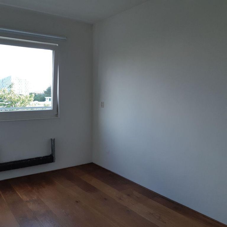 Binnenschilderwerk: 130 m2 wanden; 92 m2 plafonds; 1 trap