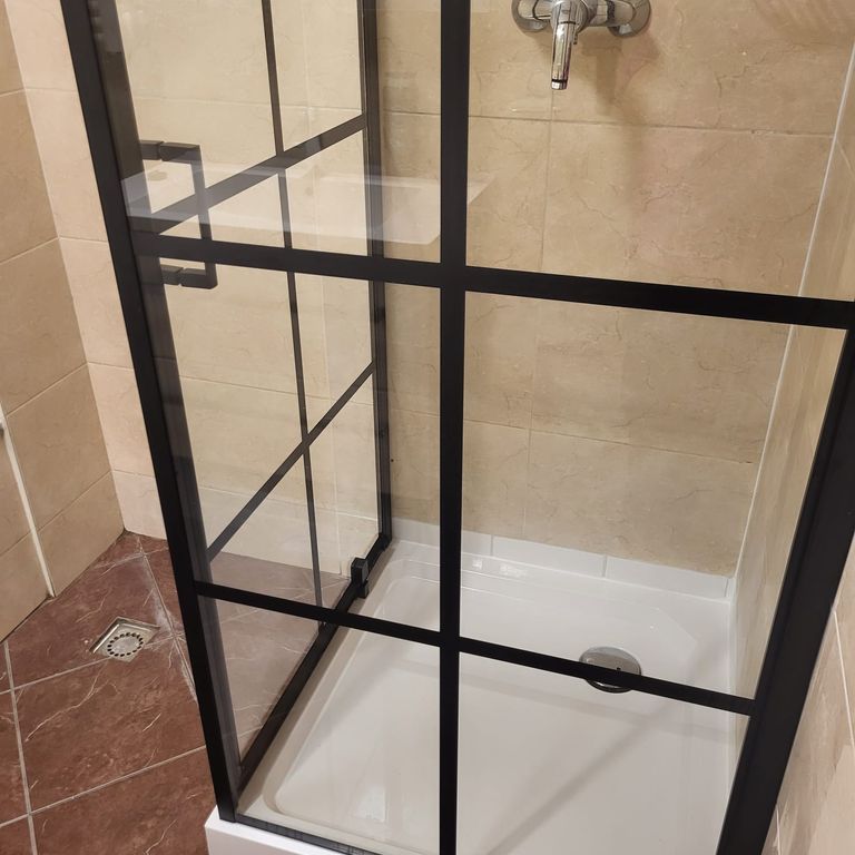 Sanitair plaatsen of vervangen: Douche; Sanitair plaatsen, Sanitair...