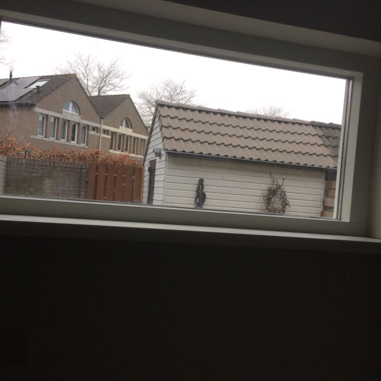 Maken van houten kozijn met dubbel glas