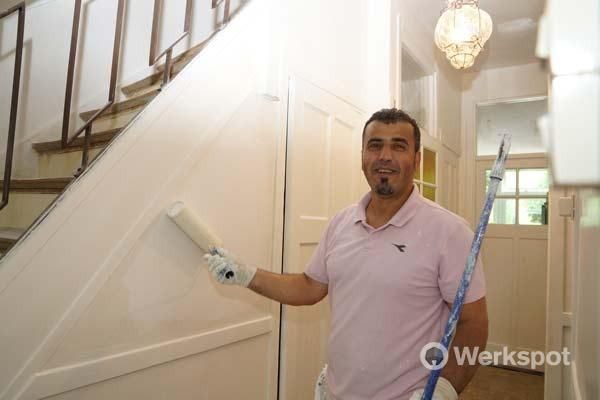 opknappen wanden, plafond en trappenhuis