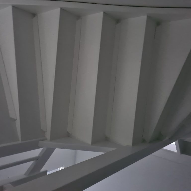 Binnenschilderwerk: 2 trappen; Trapgang(en)