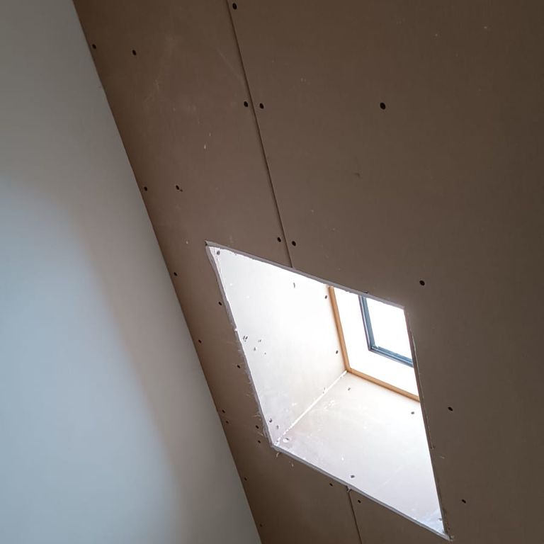 Dakraam of lichtkoepel plaatsen: 1 raam; Dakraam plaatsen