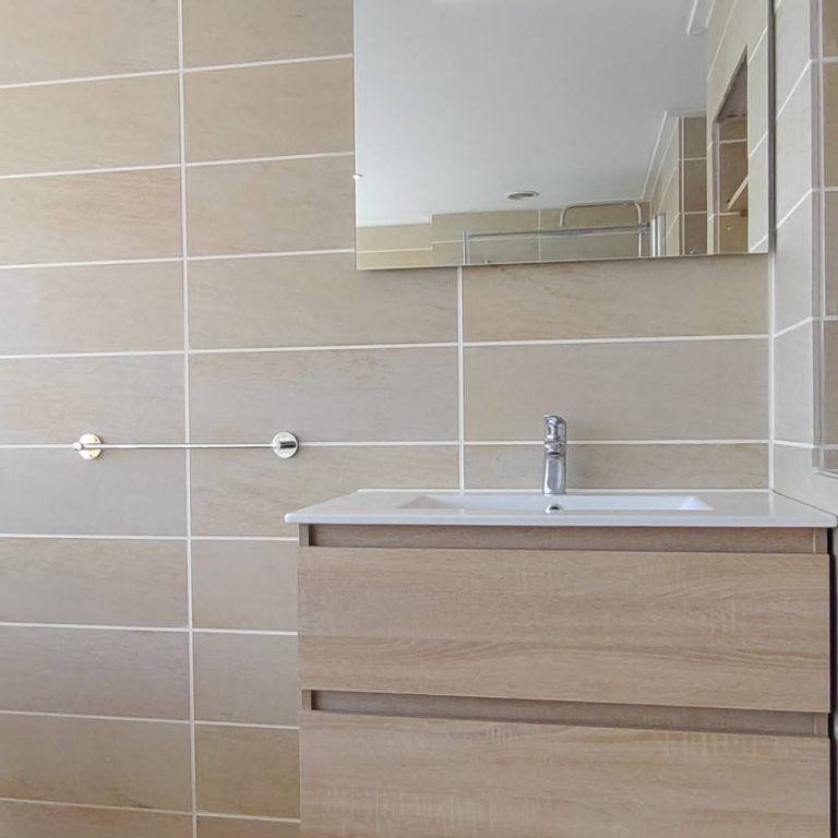 Sanitair plaatsen of vervangen: Toilet, Gootsteen, Waterkraan, Douc...
