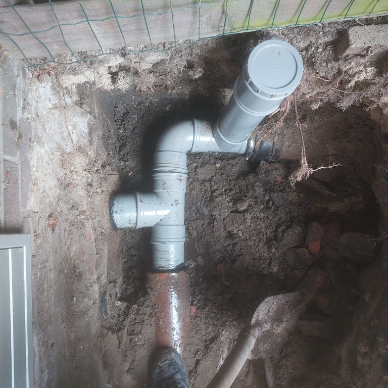 Waterleiding en riolering: Nieuwe leiding aanleggen; regen afvoer