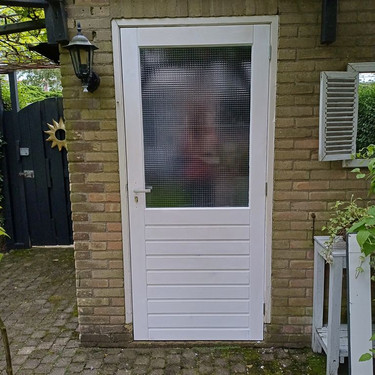 Buitendeur plaatsen: 1 deur; Nieuwe deur installeren, Verwijder de...