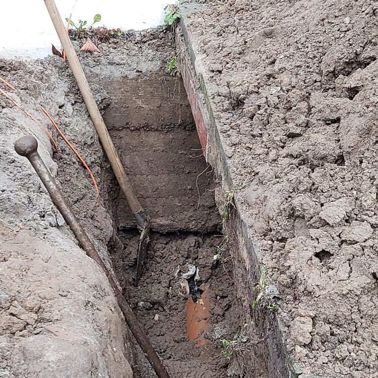 Waterleiding en riolering: Nieuwe leiding aanleggen; Leidingen of a...