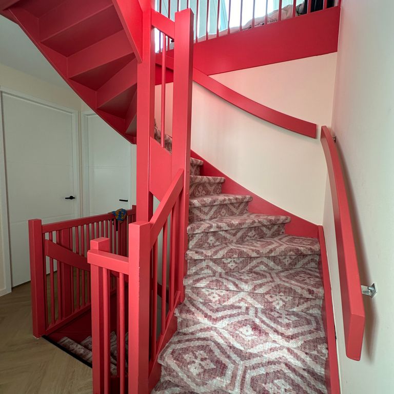 Binnenschilderwerk: 2 trappen; Trappen