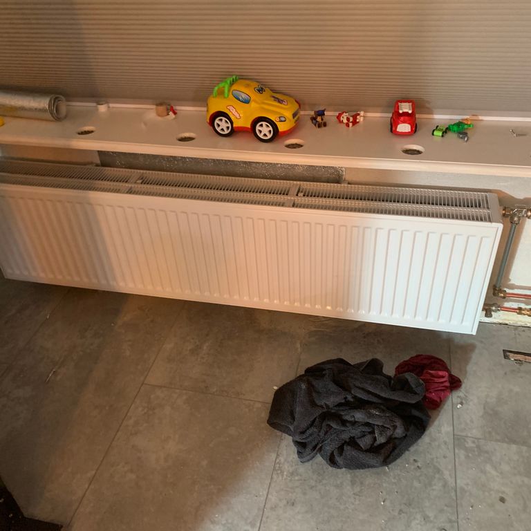 Radiatioren plaatsen of vervangen: 1 radiator; Nieuwe radiatoren pl...