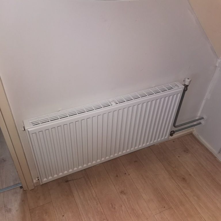 Radiatioren plaatsen of vervangen: 1 radiator; Nieuwe radiatoren pl...