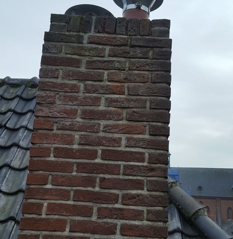 Vervangen en isoleren 3 platte daken (samen +/- 55m2) + pannendak.