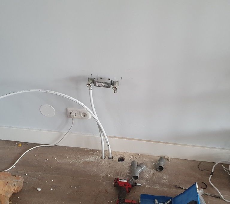 Waterleiding en riolering: Nieuwe leiding aanleggen; Leidingen of a...