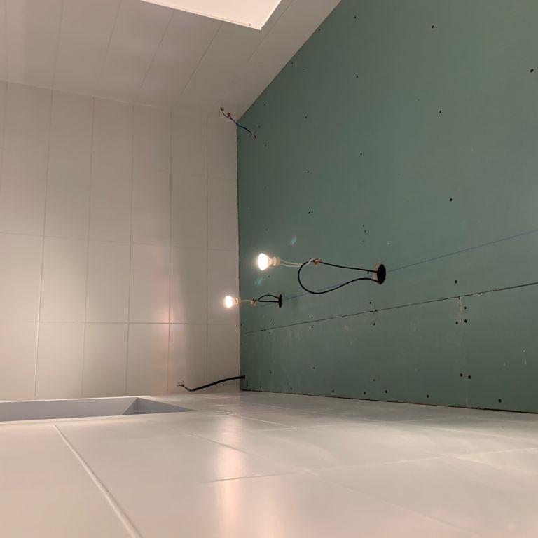 Plafond: 8 m2; Verlaagd plafond plaatsen