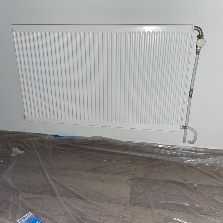 Radiatioren plaatsen of vervangen: 1 radiator; Nieuwe radiatoren pl...