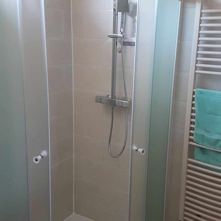 Douchecabine repareren? Vind de juiste badkamer specialist Werkspot