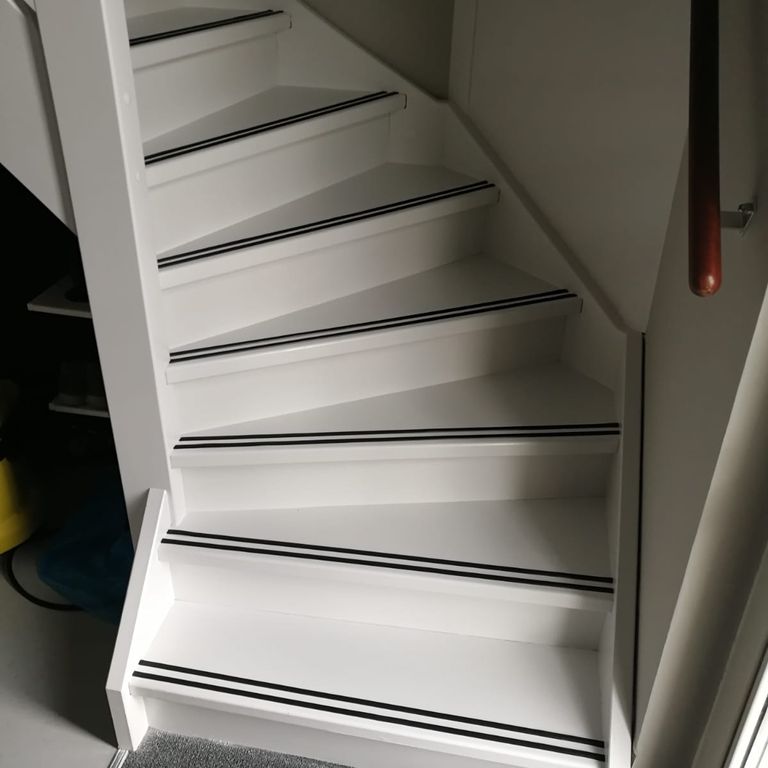 Binnenschilderwerk: 2 trappen