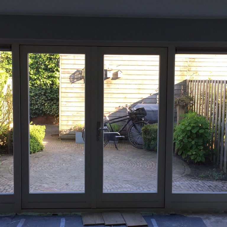 Plaatsen openslaande tuindeuren
