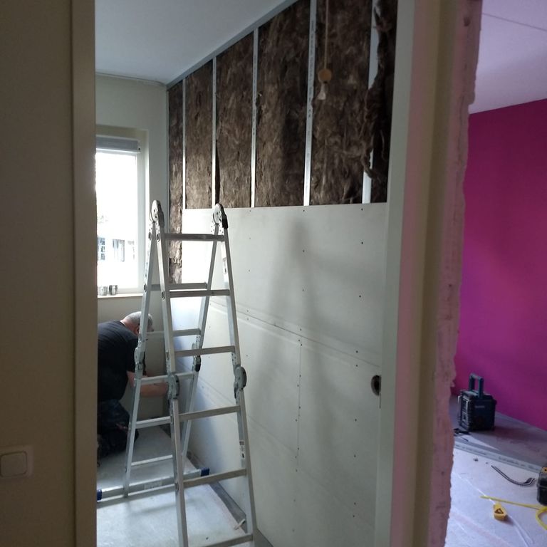 Binnenmuur plaatsen: 1 muur; Geen afwerking
