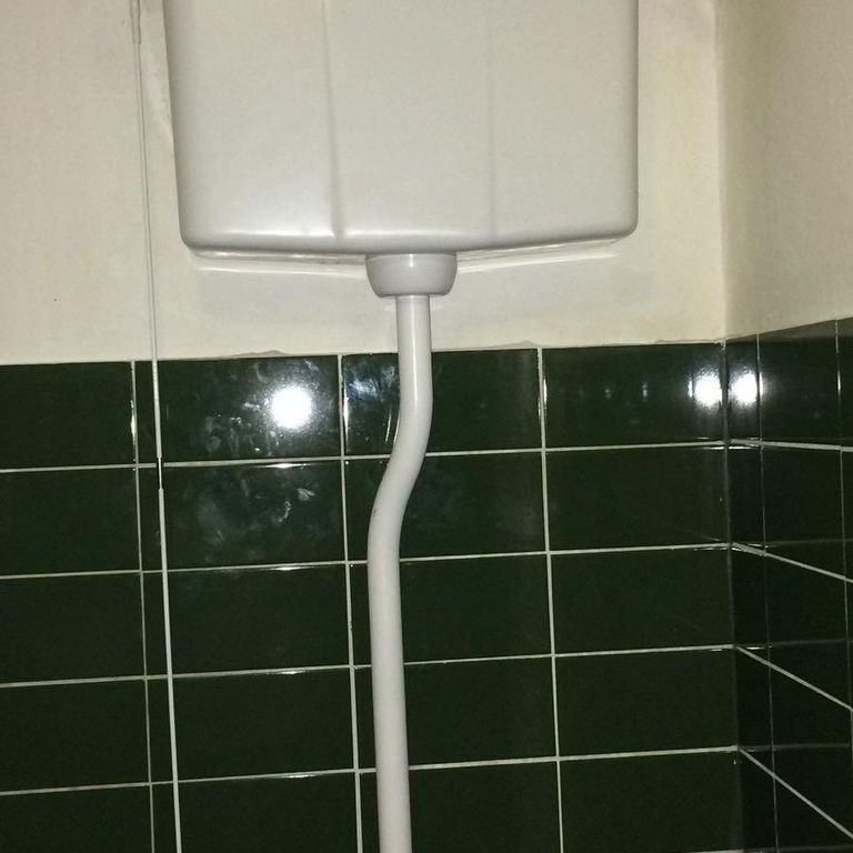 Repareren spoeling toilet
