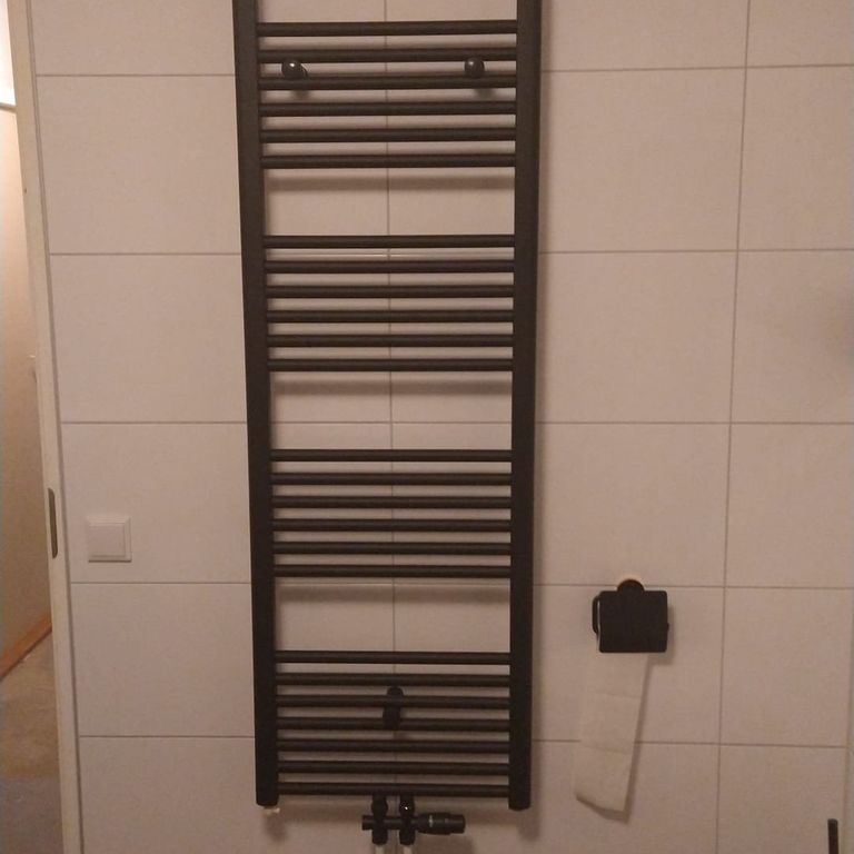 Radiatioren plaatsen of vervangen: 1 radiator; Nieuwe radiatoren pl...