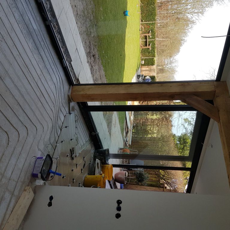 Vloer verwarming: 77 m2; Nieuwe vloerverwarming installeren