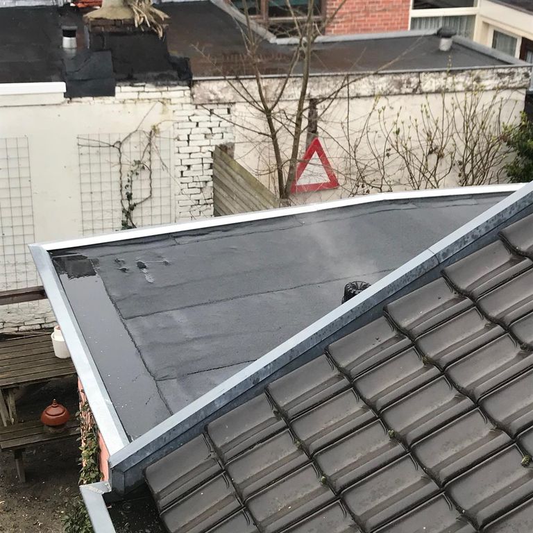 Vervangen bitumineuze dakbedekking schuur 6m2