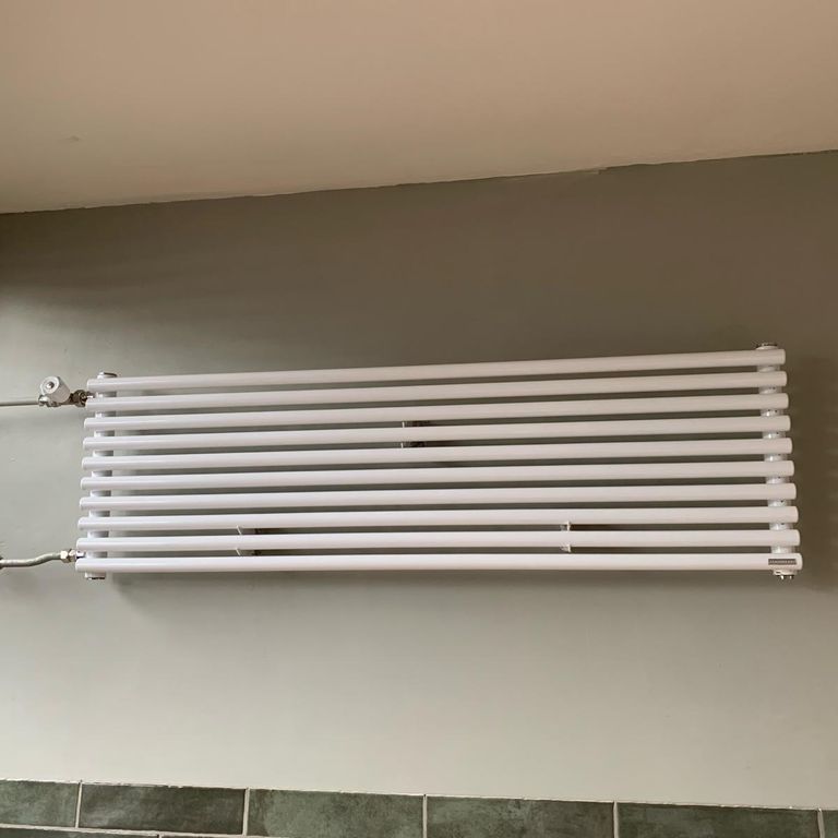 Radiatioren plaatsen of vervangen: 1 radiator; Nieuwe radiatoren pl...