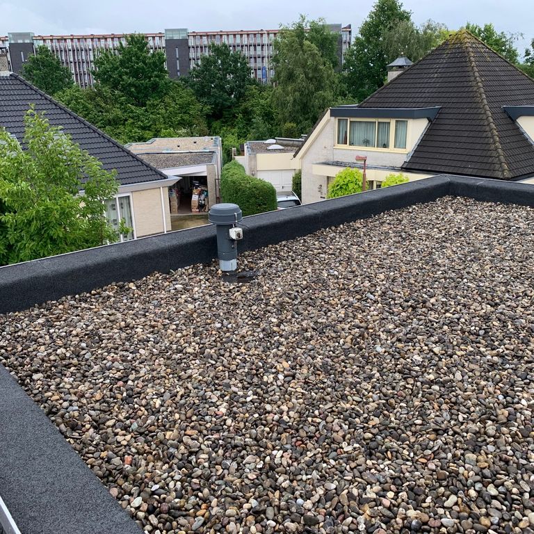 Bitumen dak vervangen met zonnepanelen? Werkspot