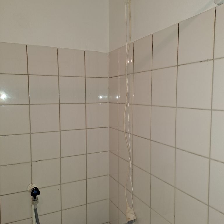 Schakelaars of stopcontacten: 1 stopcontact; Installeren