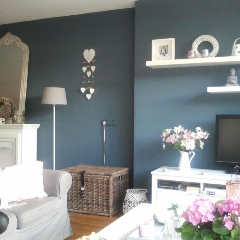 30m3 muur van spachtelpoets groen/blauw verven