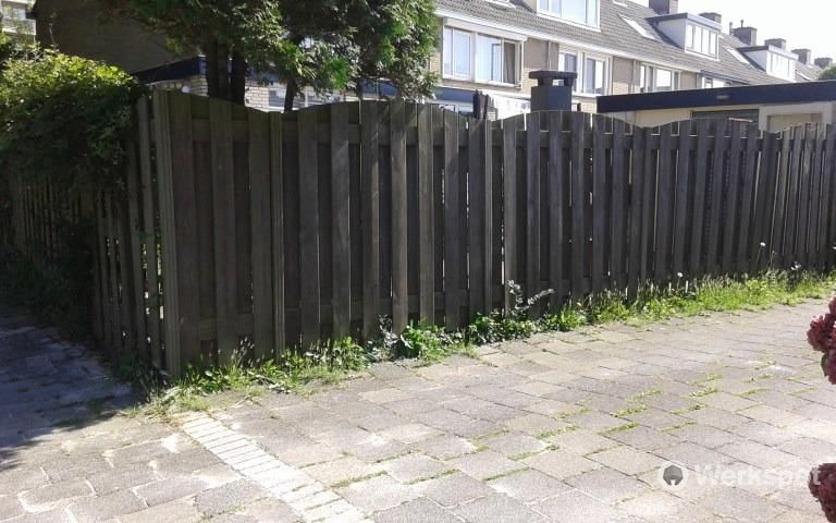 Schutting plaatsen en voortuin aanpassen