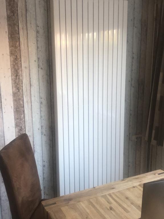 Radiatioren plaatsen of vervangen: 3 radiatoren; Nieuwe radiatoren...