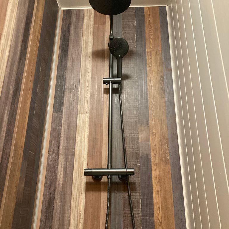 Radiatioren plaatsen of vervangen: 1 radiator; Nieuwe radiatoren pl...