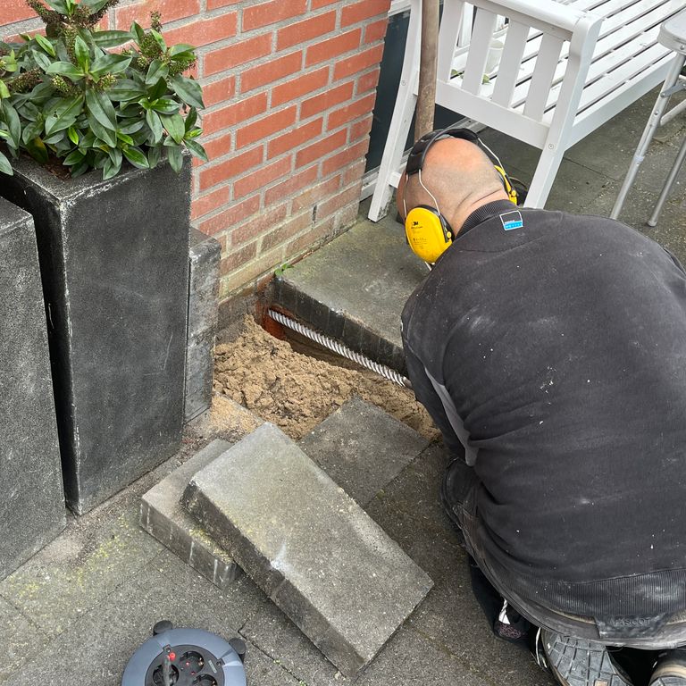 Elektrische laadpaal: Installatie, Levering