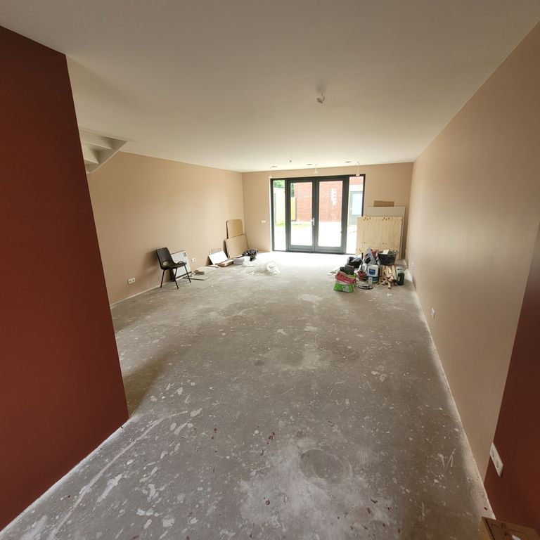 Binnenschilderwerk: 260 m² wanden; 145 m² plafonds; 1 trap; Hele huis