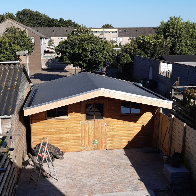 Dakrenovatie: 20 m2; Dak van schuur vervangen; Puntdak