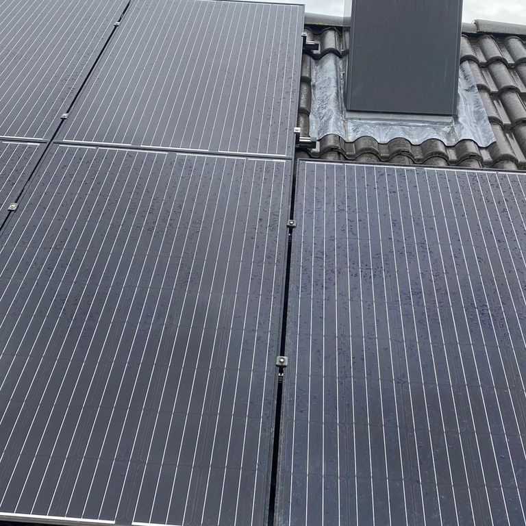 Zonnepanelen verwijderen en terugplaatsen? Werkspot