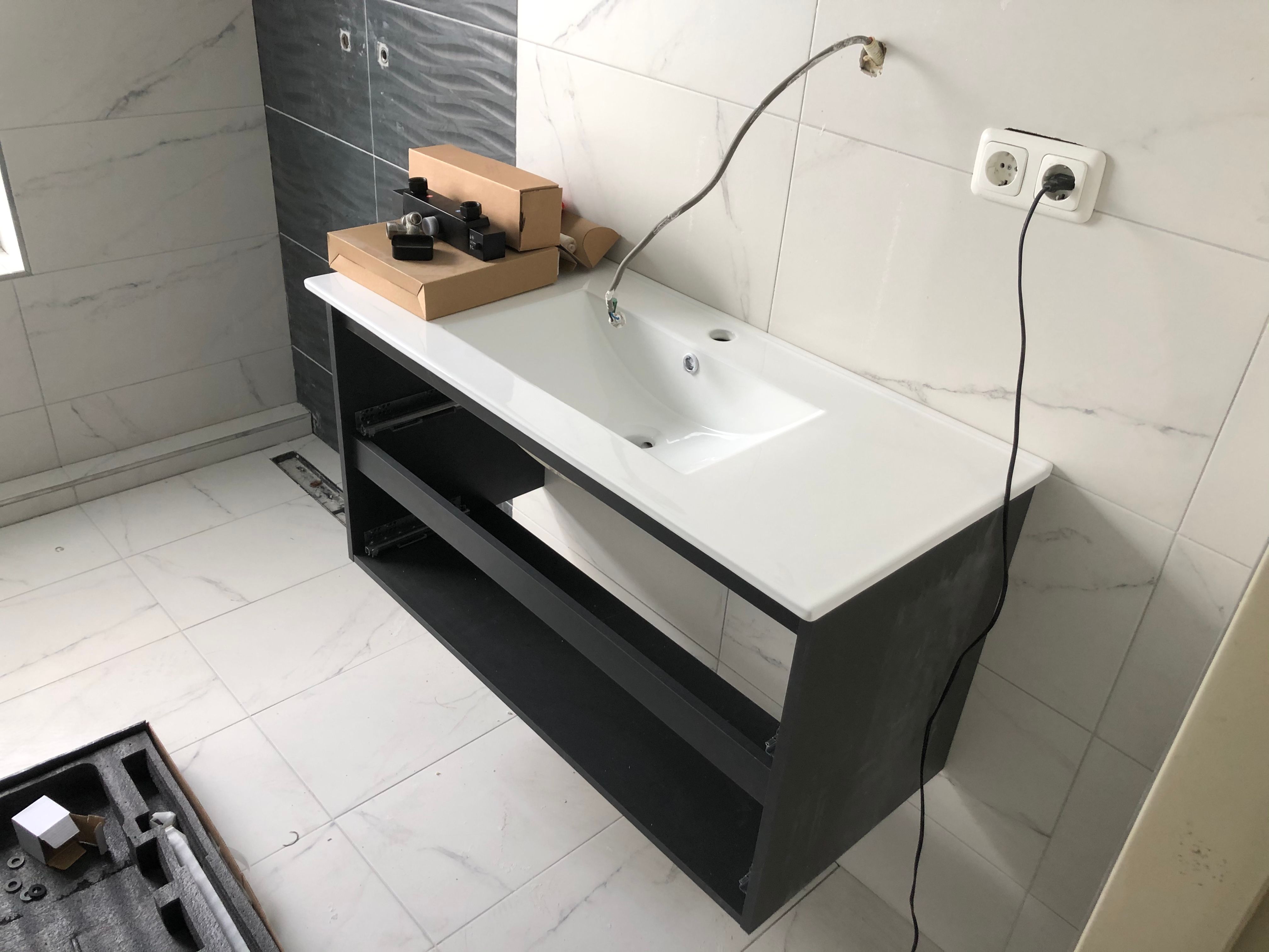 Kitten Toilet, Wastafel, Douche Werkspot