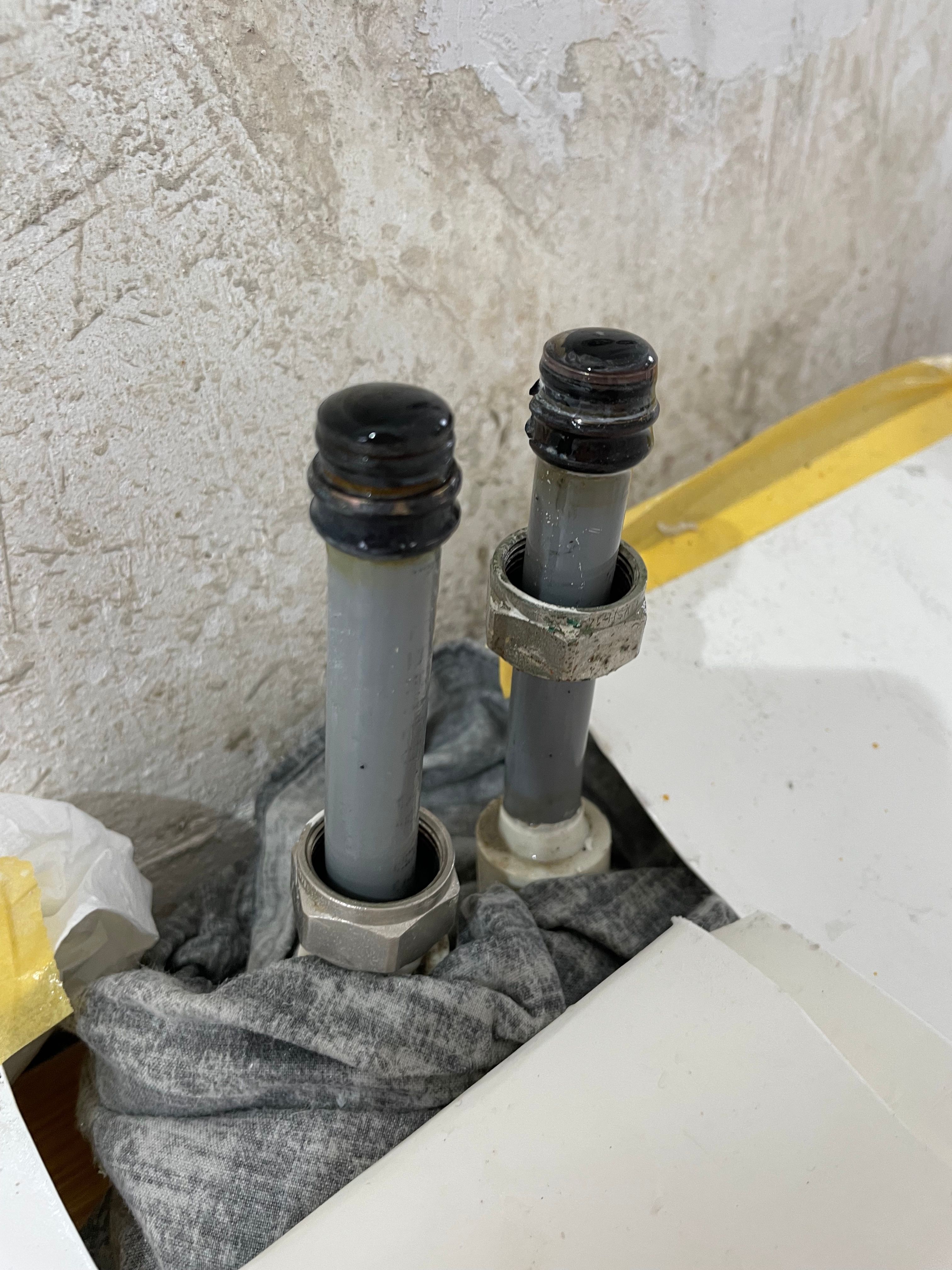 Radiatioren plaatsen of vervangen 1 radiator; CV leiding afdoppen Werkspot