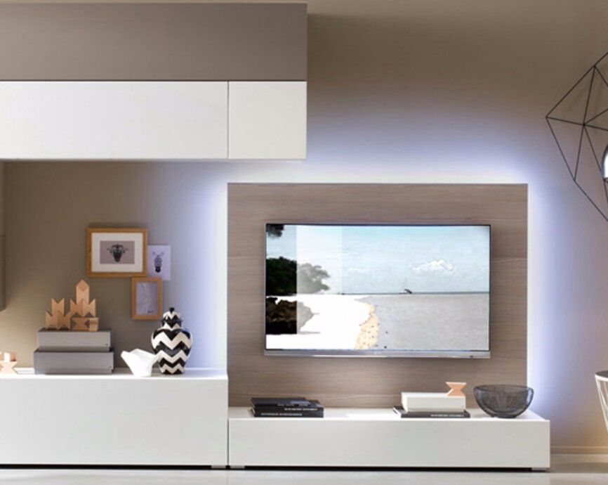 bericht Blaze Mysterie Tv flatscreen achterwand met verlichting en afwerkplank tv meubel - Werkspot