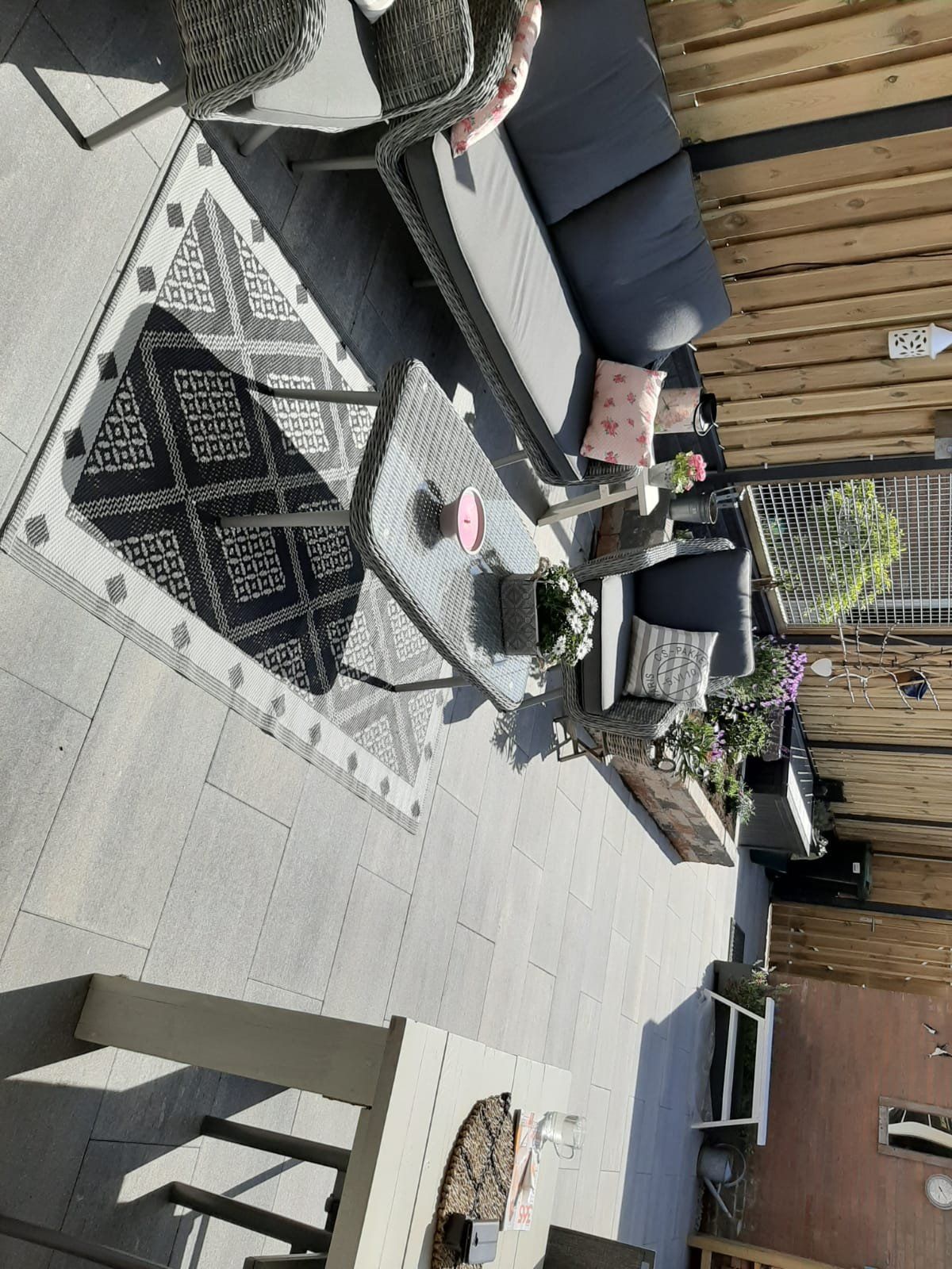 Bestrating: 40 m2; Tuin of Patio; Klinkers, In overleg, Tegels - Werkspot