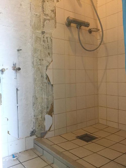 Douche betegelen en plafond plaatsen. Werkspot