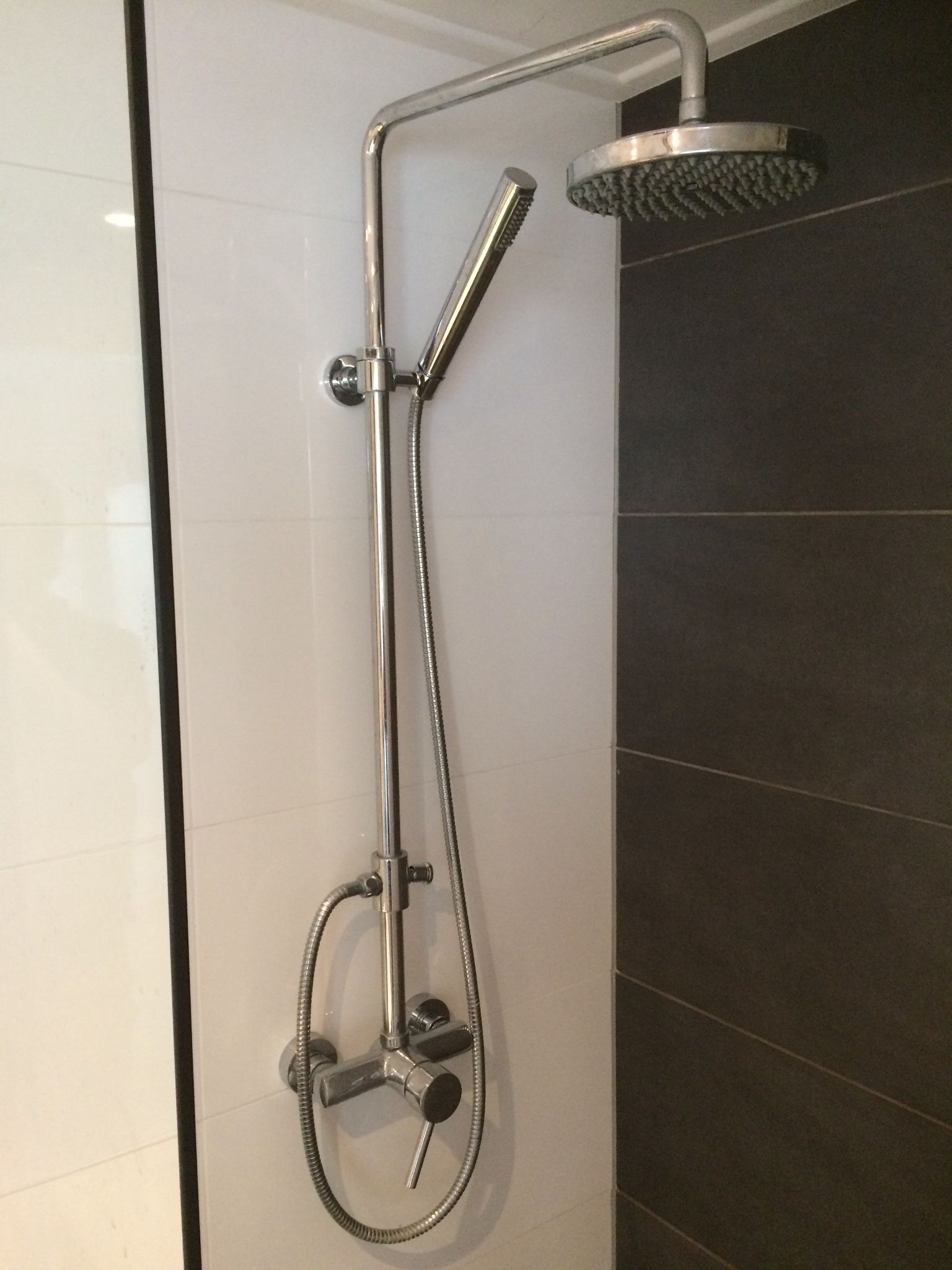 Schakelaar voor stortdouche / douchekop repareren Werkspot