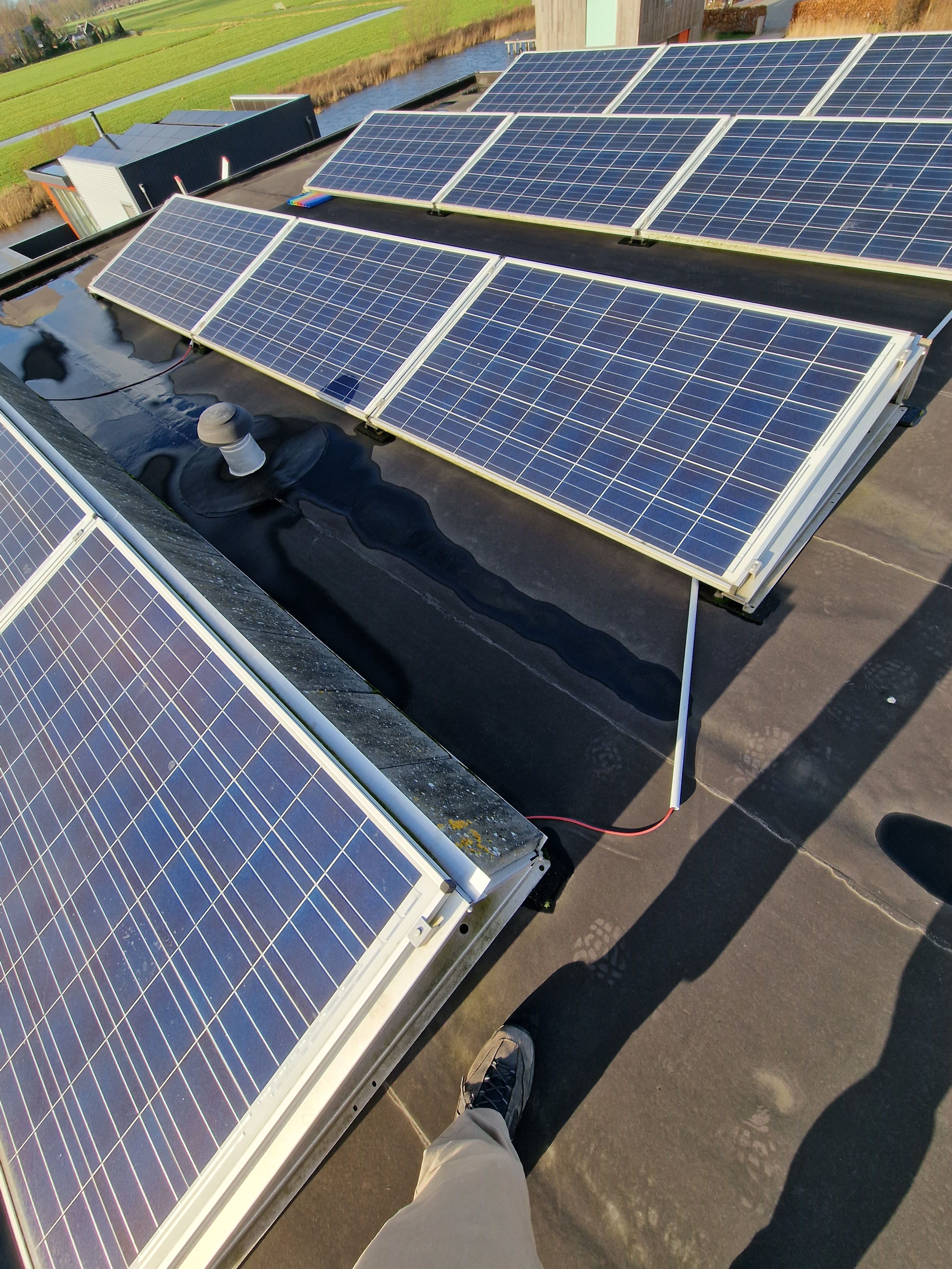 Zonnepanelen 12 zonnepanelen demonteren; 12 zonnepanelen Werkspot