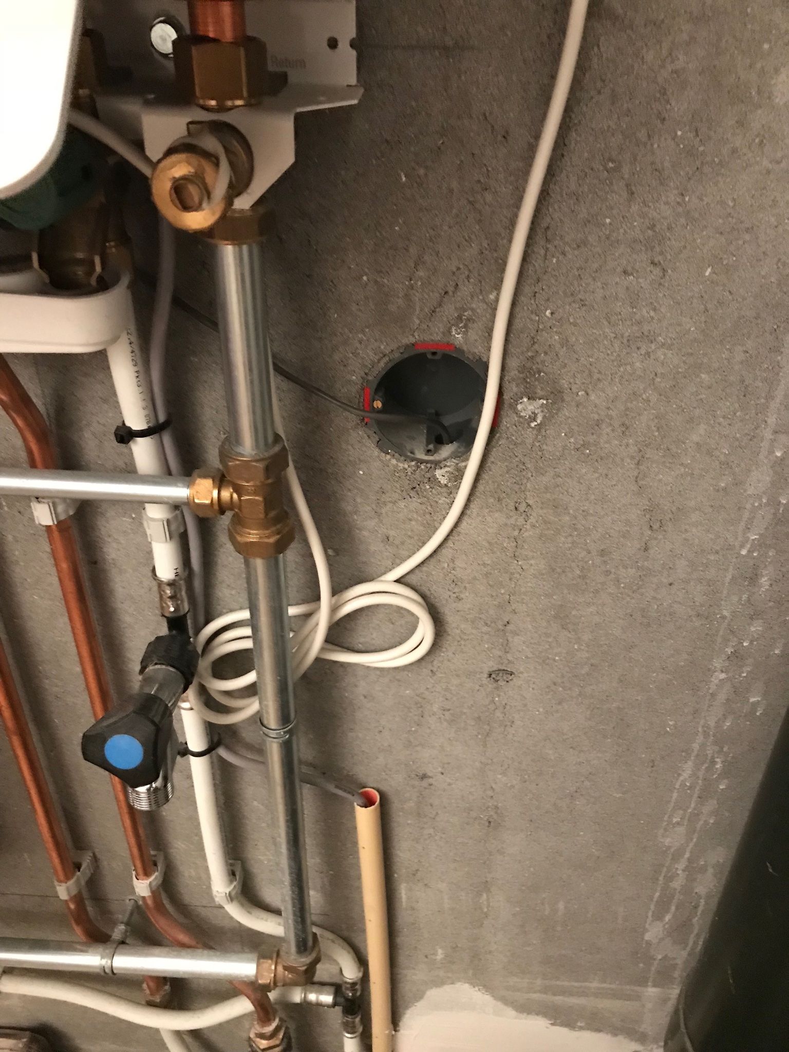UTP kabel trekken vanuit meterkast naar zolder Werkspot