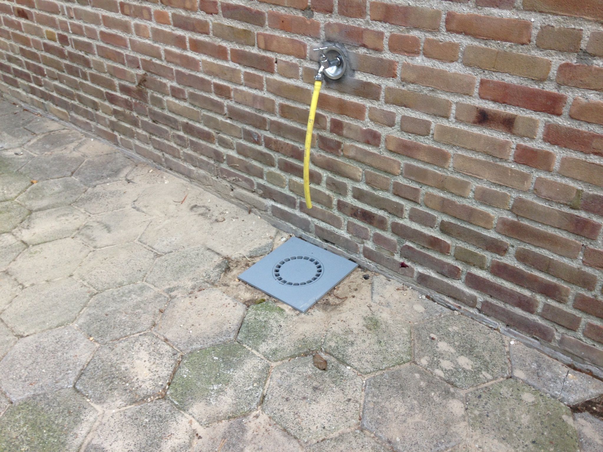 put aanleggen, aansluiten op riool en bestrating afwerken Werkspot put aanleggen, aansluiten op riool en bestrating afwerken Werkspot