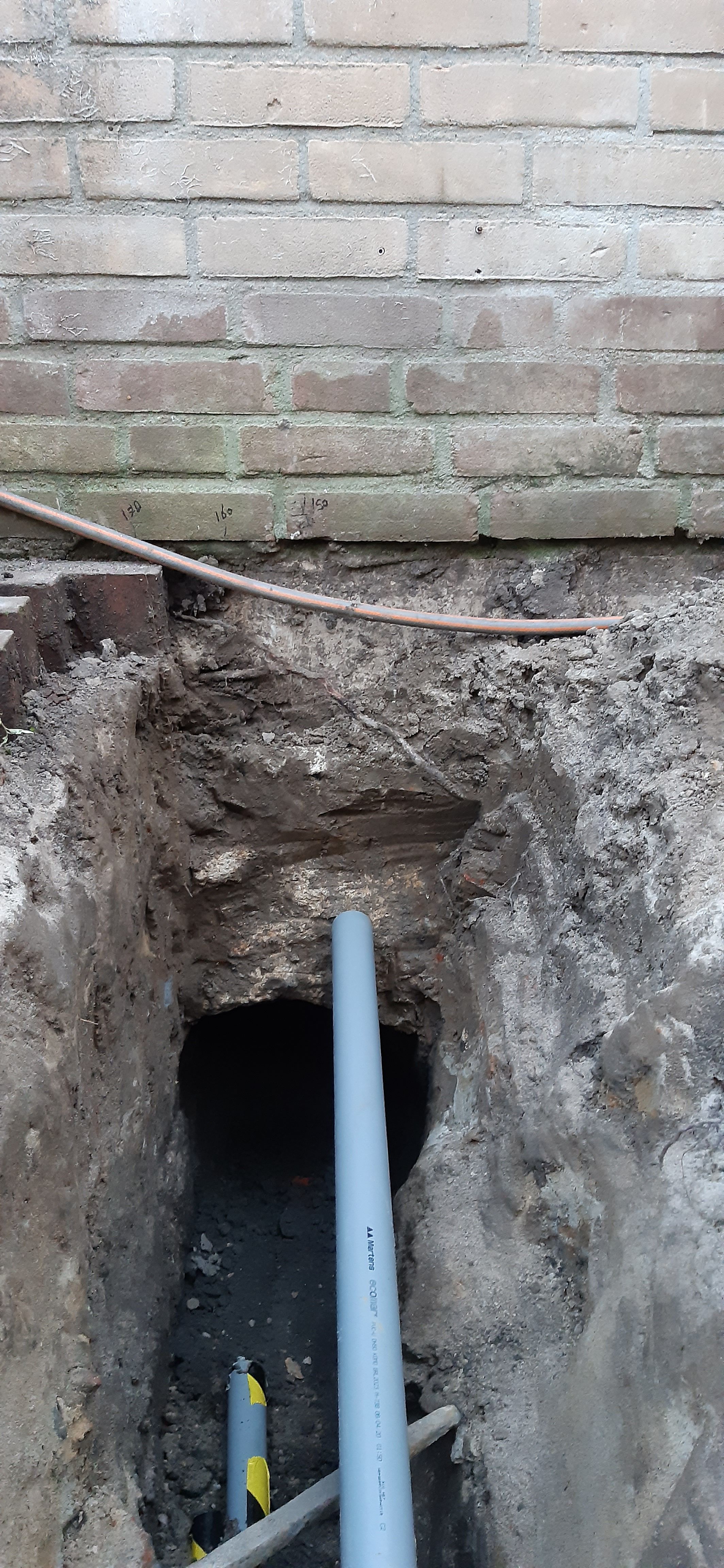 Gaten boren Elektra of kabels aanleggen, doorvoer afvoerbuis door... Werkspot
