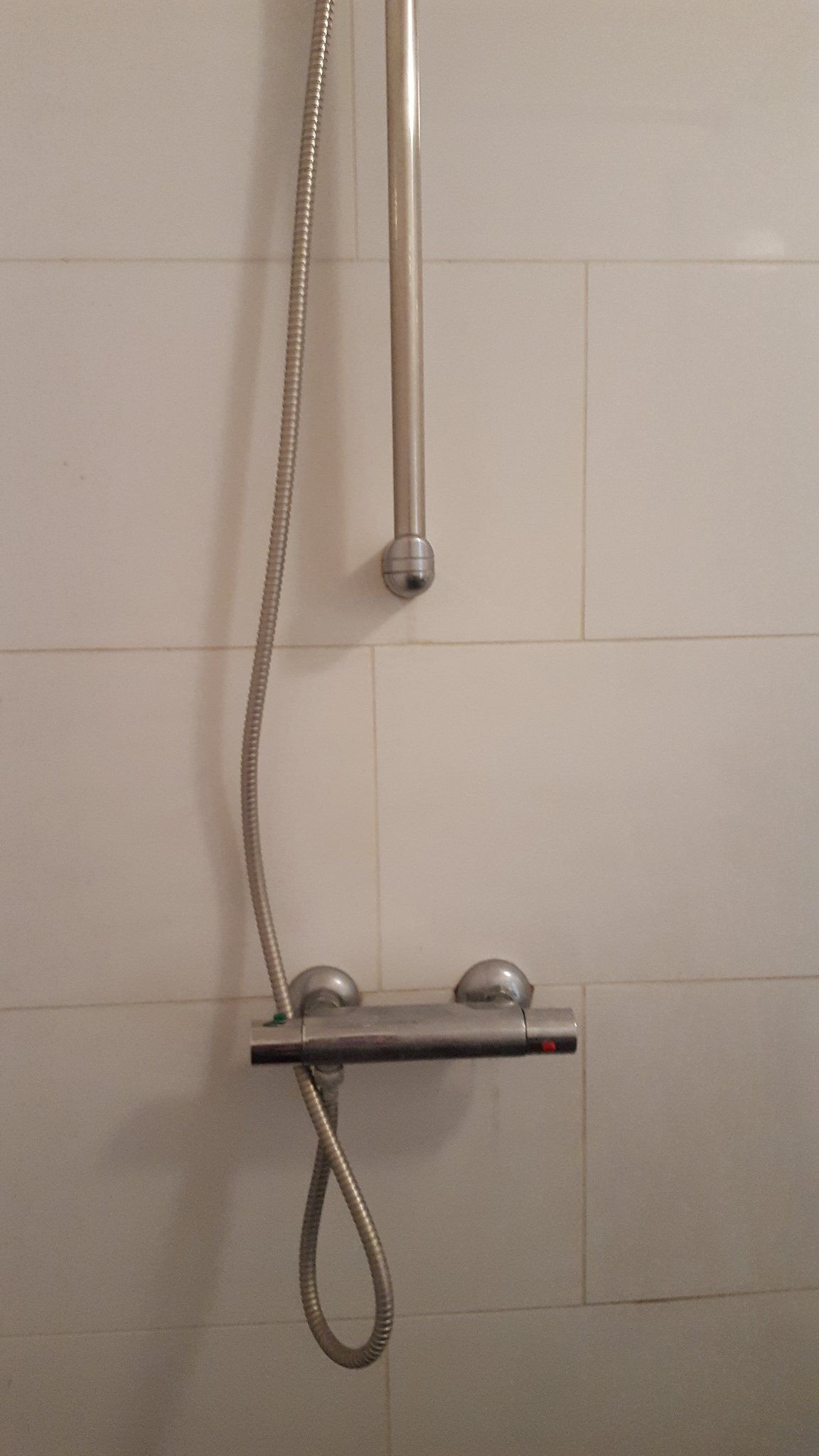 Douchekraan zit vast Werkspot