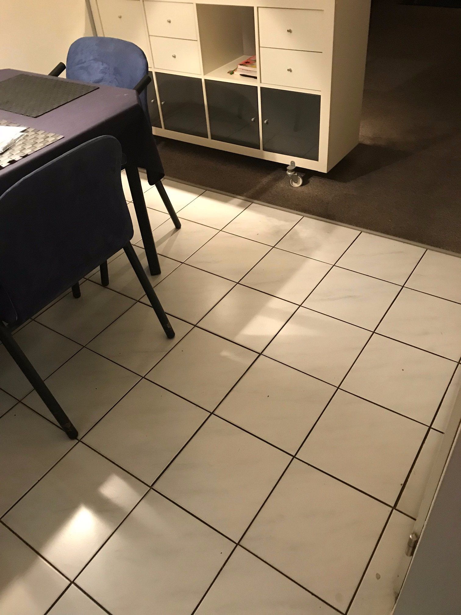 Verwijderen tegelvloer en egaliseren 21 m2 Werkspot