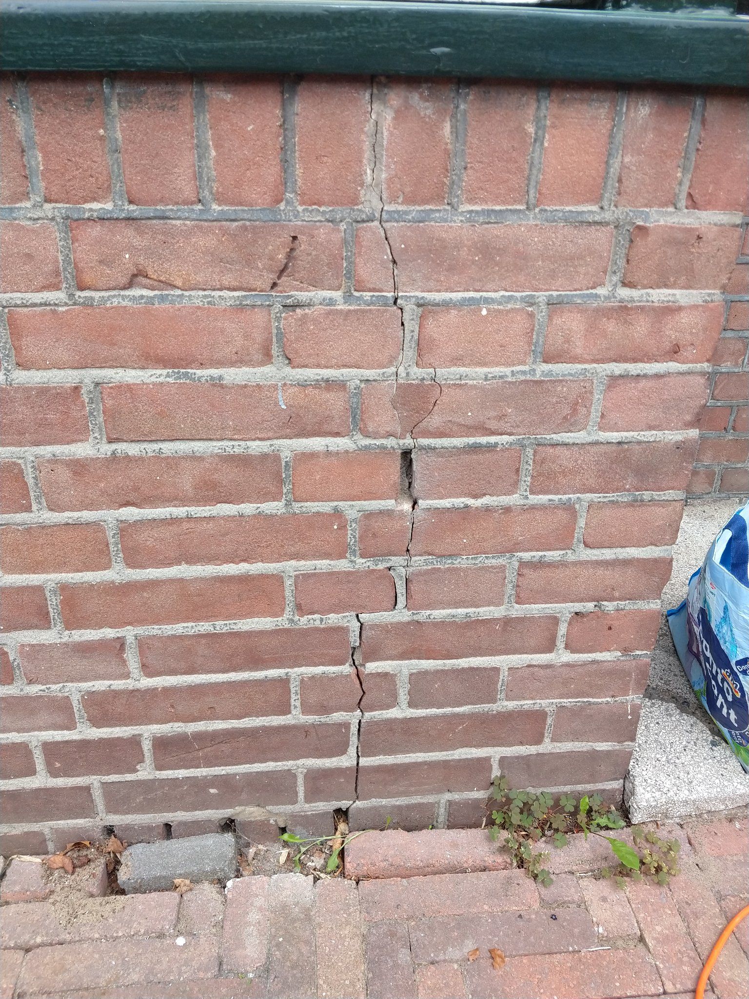 Scheur in buitenmuur repareren Werkspot